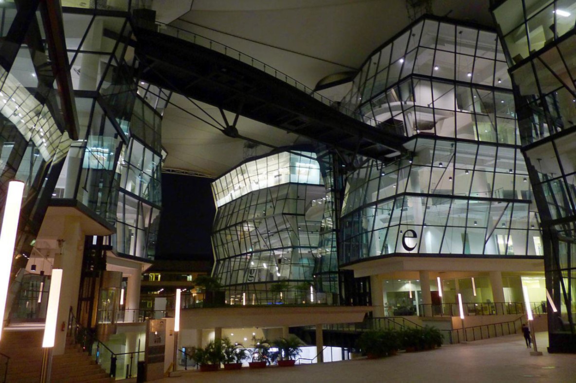 LASALLE College of The Arts, wikimedia commons