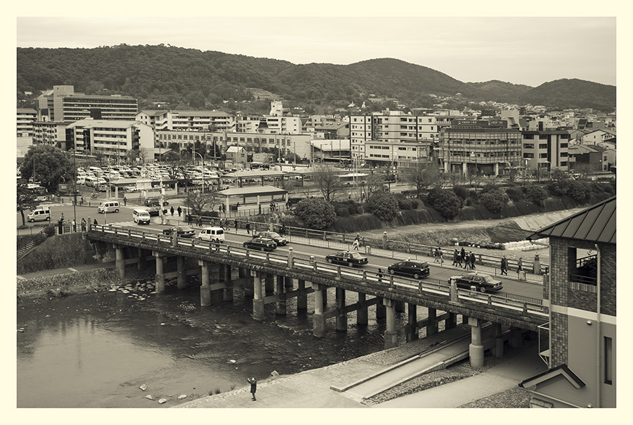 Russel WongSanjo Bridge Kyoto Higashiyama ward 2020 Archival pigment print on photo rag Photo courtesy of Russel Wong