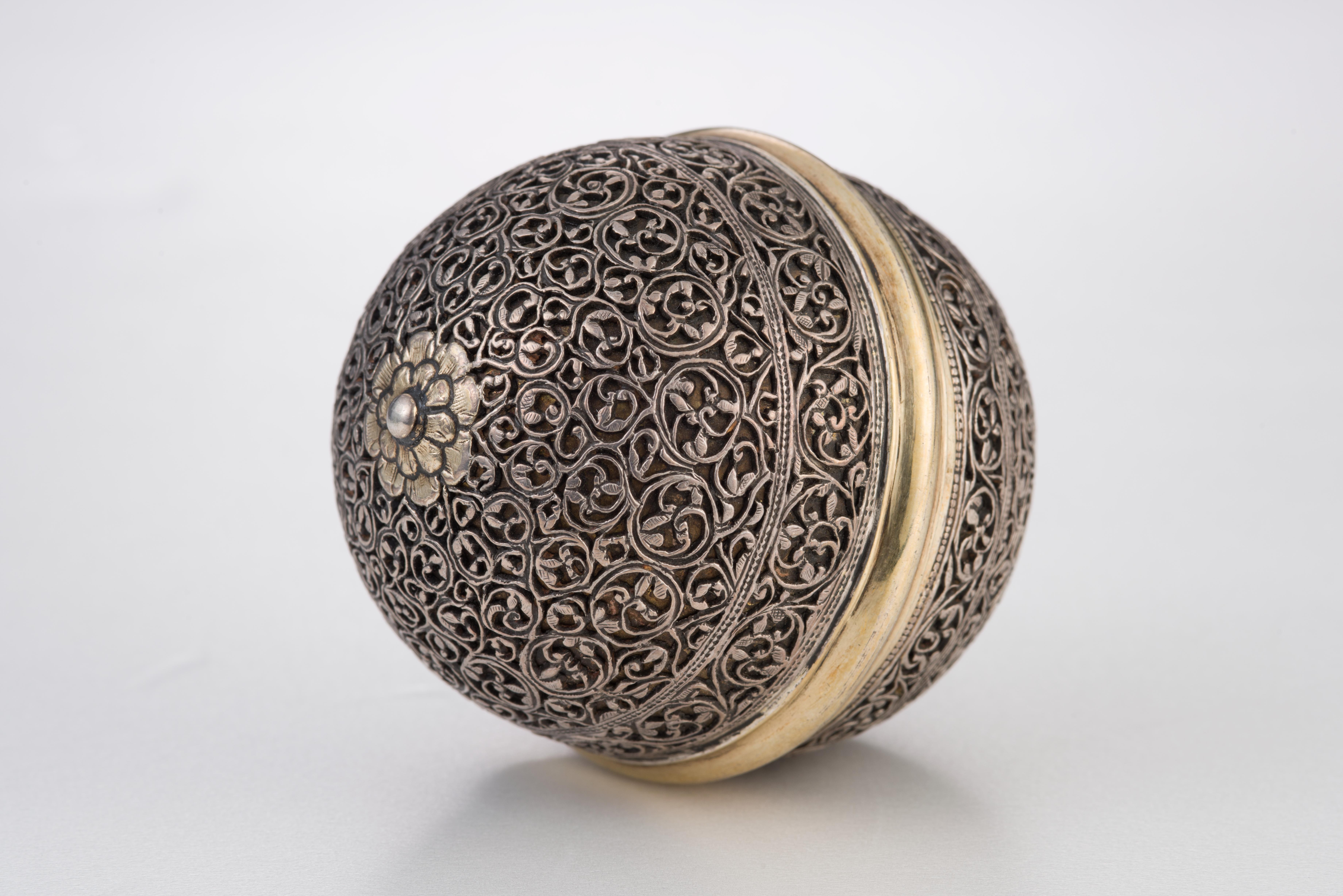 Bezoar stone holder