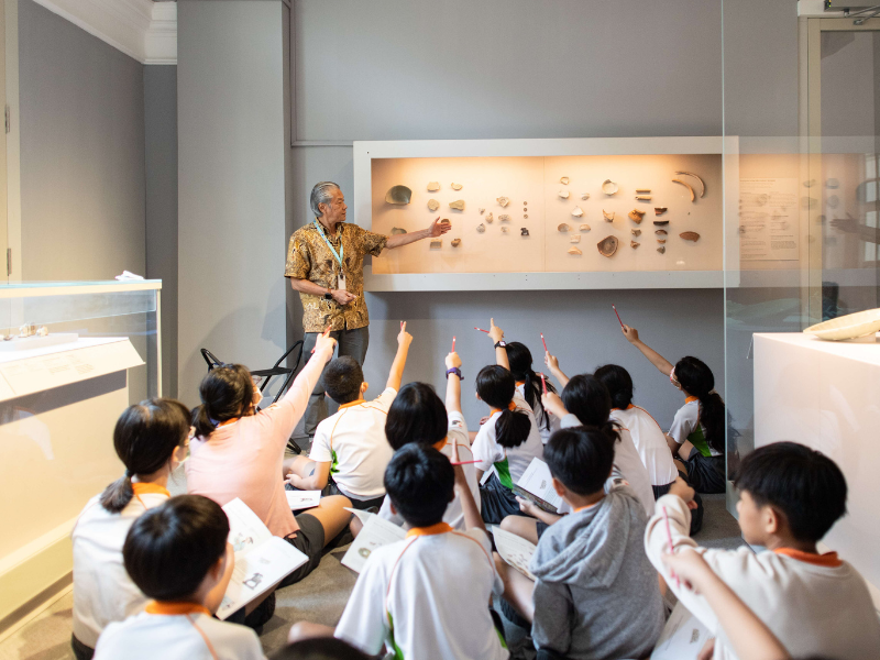 Primary school students on a guided tour