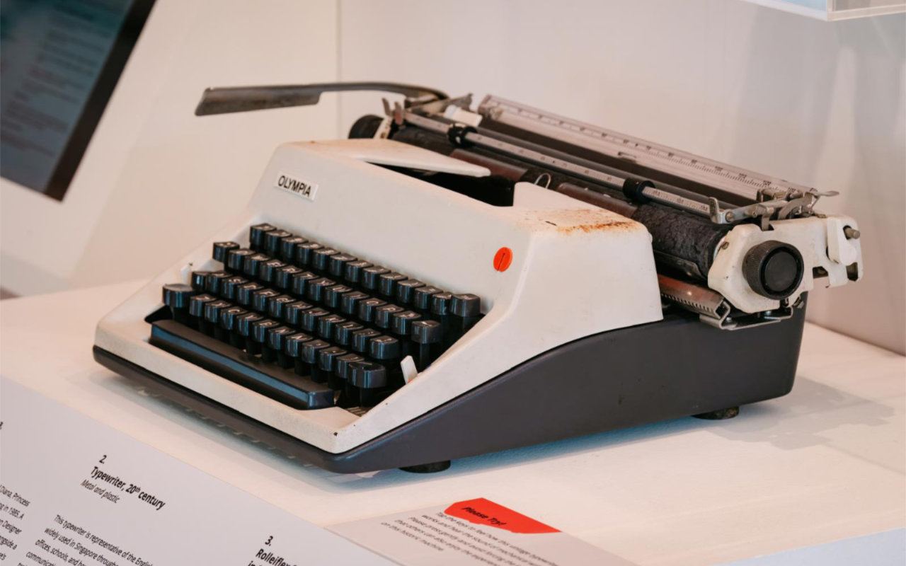 Museum of U & Me: Typewriter
