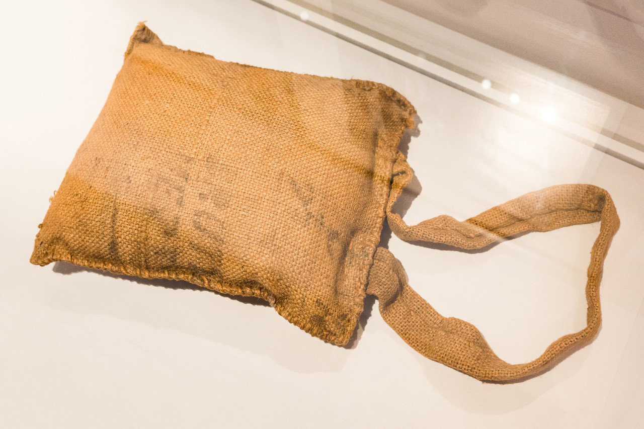 Cushion used by coolies