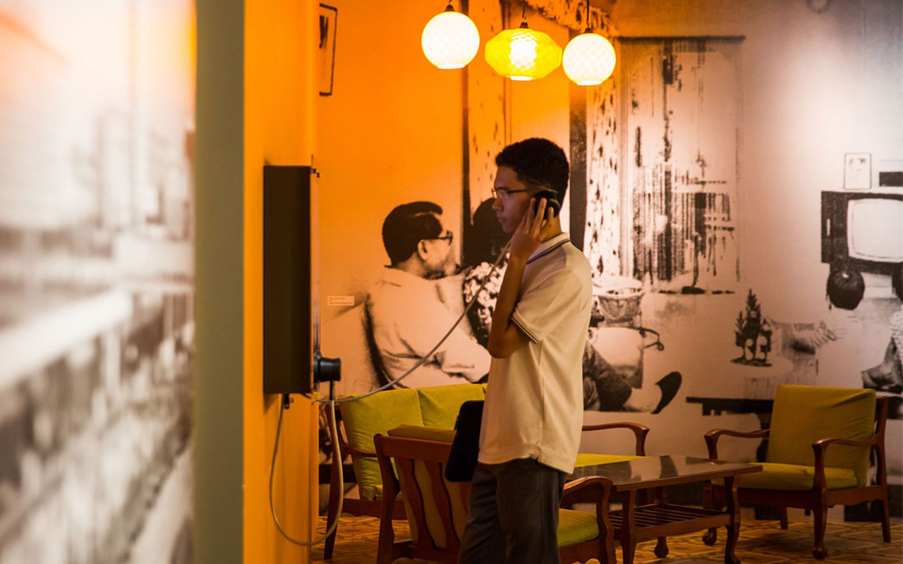 Singapore History Gallery exhibition vintage telephone