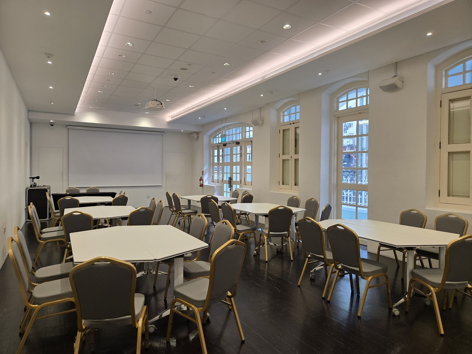Ixora Room with Trapezium Tables