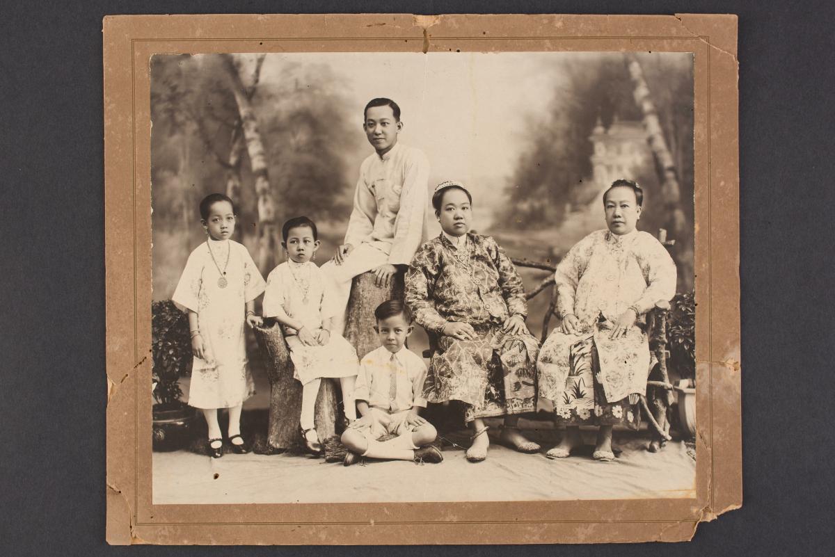 studiophoto_peranakan_family